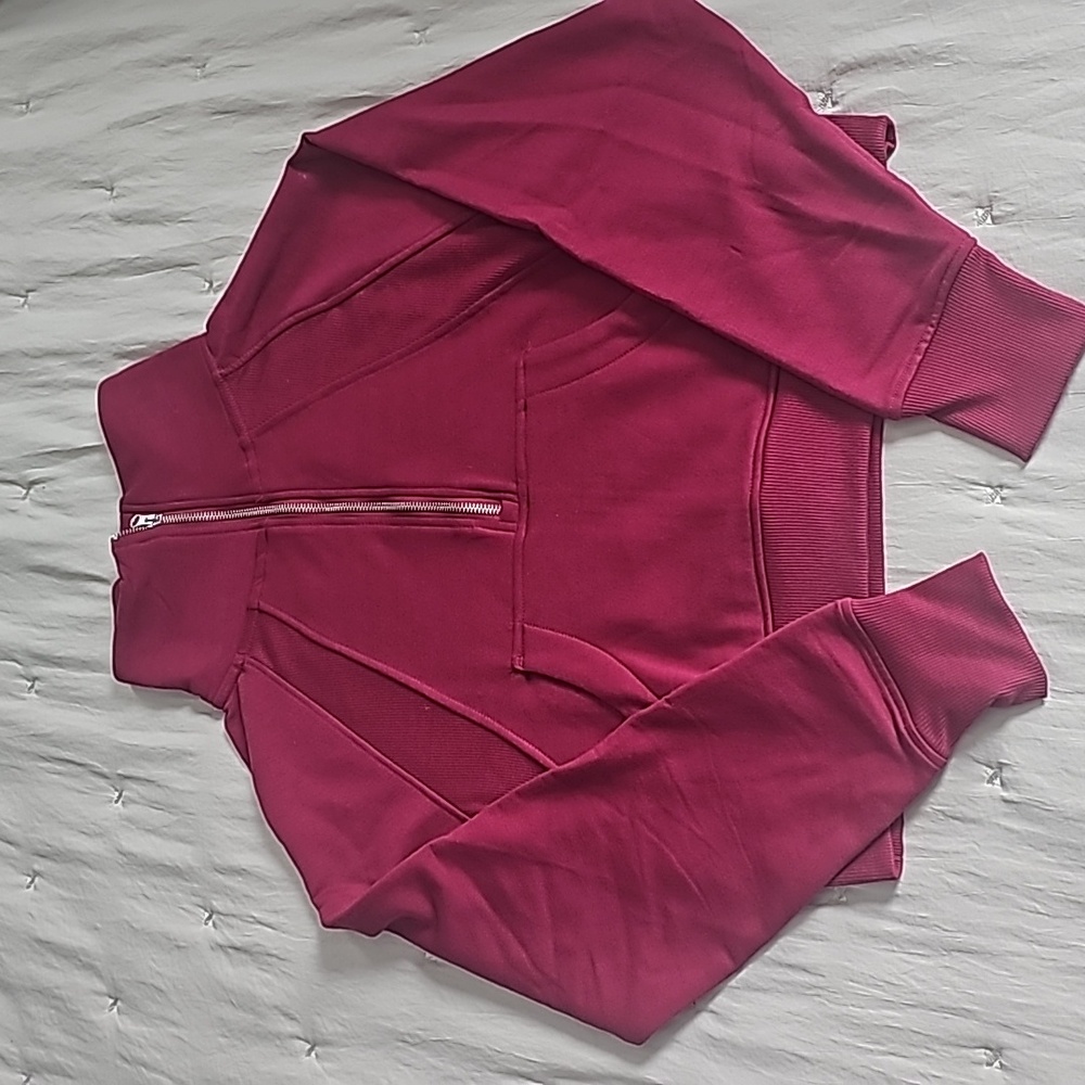 3/4 long sleeve zip.  Danksin